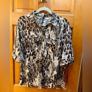 Chic Leopard Print Button-Down Shirt